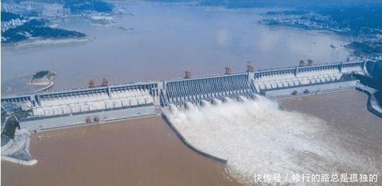 「基建工程」千亿造的三峡大坝，一天能挣回多少成本？网友：这辈子都不敢想