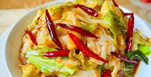 「辣爽」想手撕包菜好吃,这一步一定不能少,辣爽清脆,轻松做出大厨味道