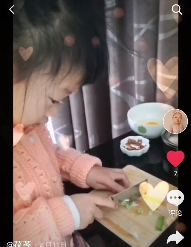  「解决」2岁宝宝要抱抱怎么办？这位妈妈的“抽筋式”解决方法，笑到岔气