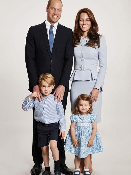 凯特王妃和夏洛特公主为何总穿相似的衣服? 专家: 王室精心策划