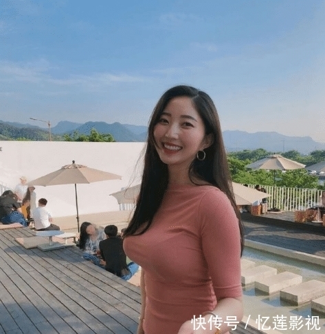 实力|真正的好身材驾车的时候就能看出来,美女一看就是有实力的人