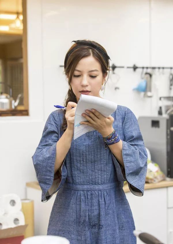 吸睛| 《中餐厅2》不止有美食，少女心配饰的神奇法则了解一下!