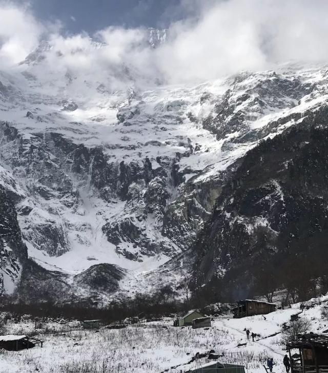 天堂向左,雨崩向右。不去天堂,就去雨崩