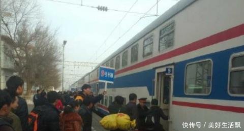 新疆离市区最远的火车站, 坐了第一回不敢做第二回, 打车要80元!