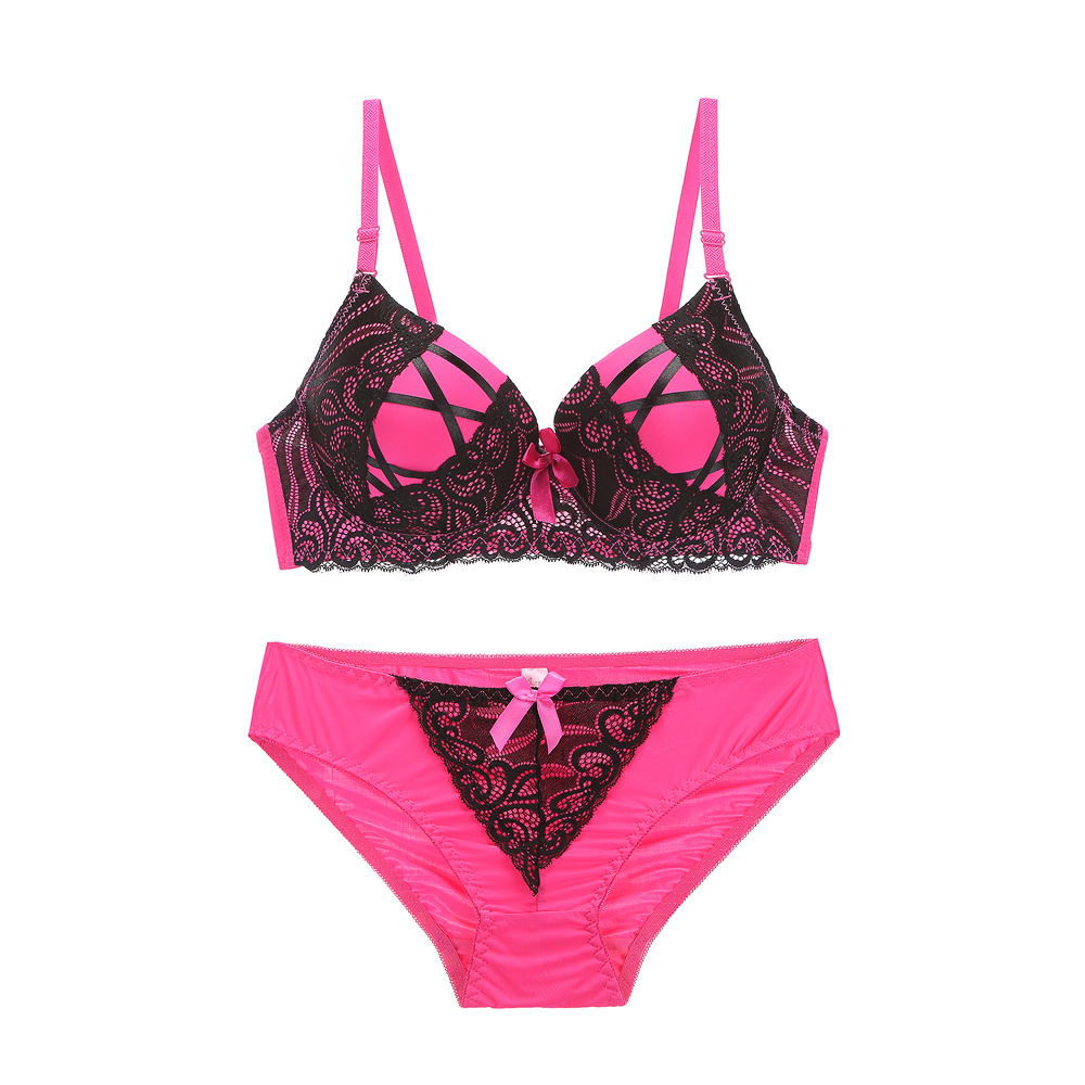 秋天可以穿厚一点的文胸了，衬垫厚一点显得大一点，别处薄超舒服