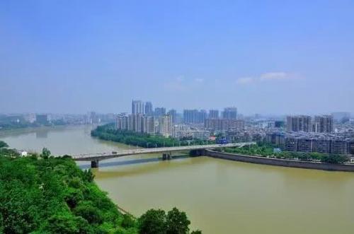 江西最大的城市，相当于20个深圳5个南昌，人口占全省四分之一
