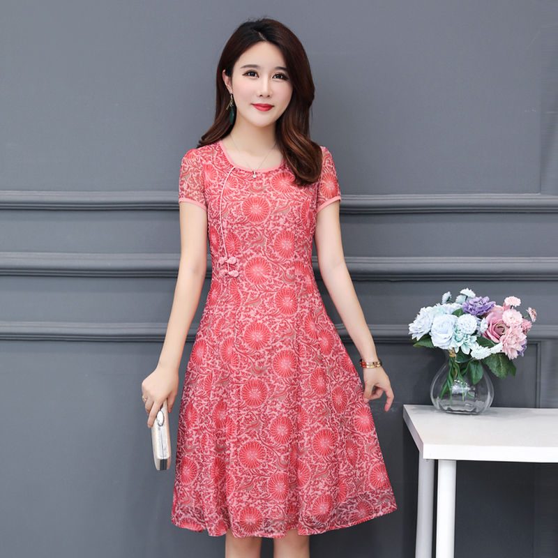 别说女人老了就变丑!看看下图这样穿旗袍裙，美的不可一世