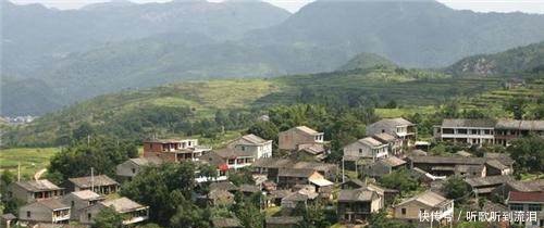 今年开始，农村宅基地整顿提速，5类建房将重点严查，农民早知道