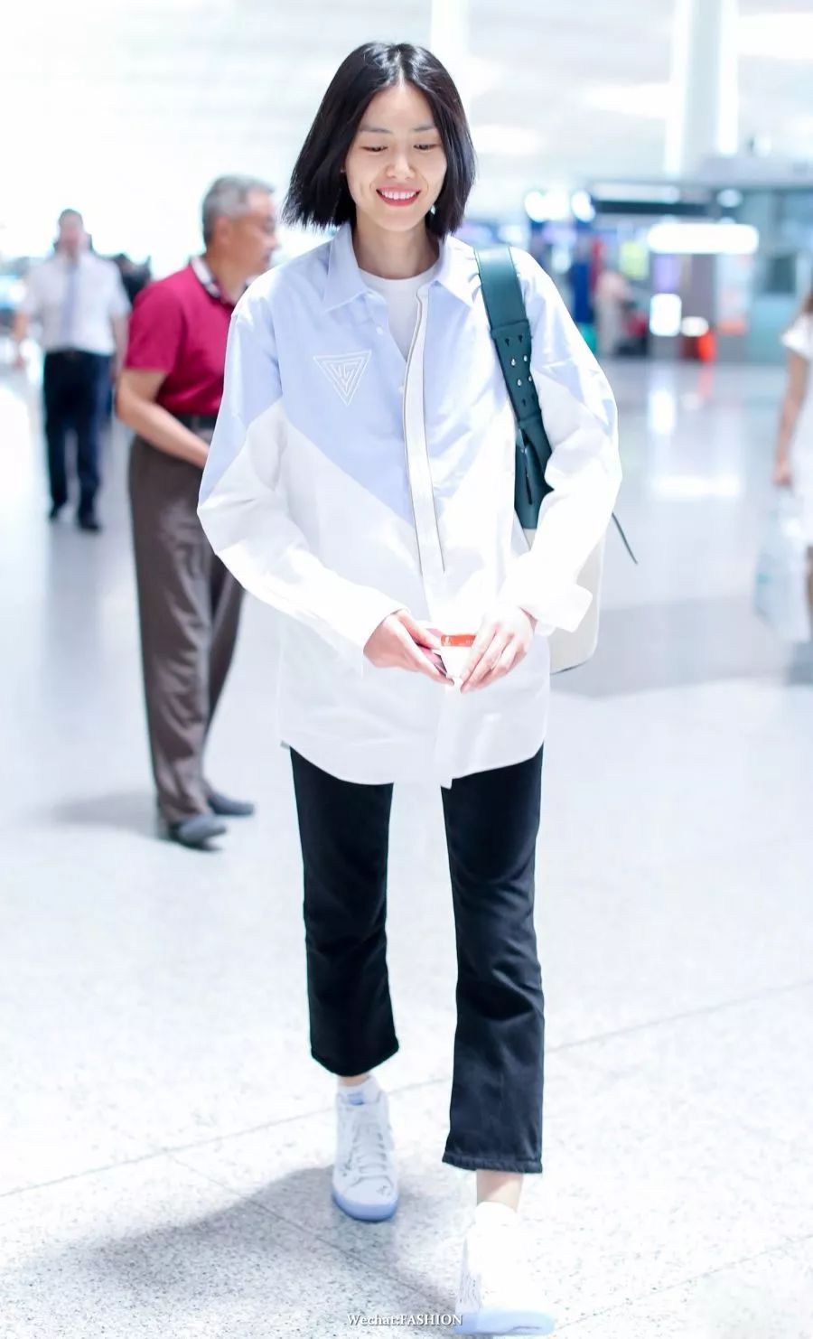 明星 | 孟美岐机场大玩“下半身失踪” 韩雪太会穿献上我的膝盖