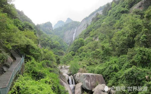 我国著名景区“坑游客”，强买强卖套路深，不掏钱不让走！