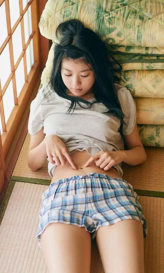 大胸长腿蜜桃臀的终极对决，女生什么部位最性感?