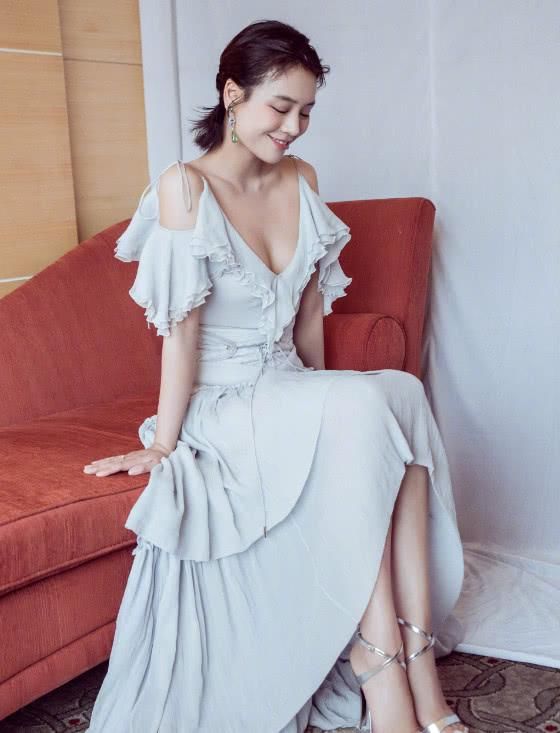 马思纯机场一路飞奔，简直萌翻了!网友:发福了?