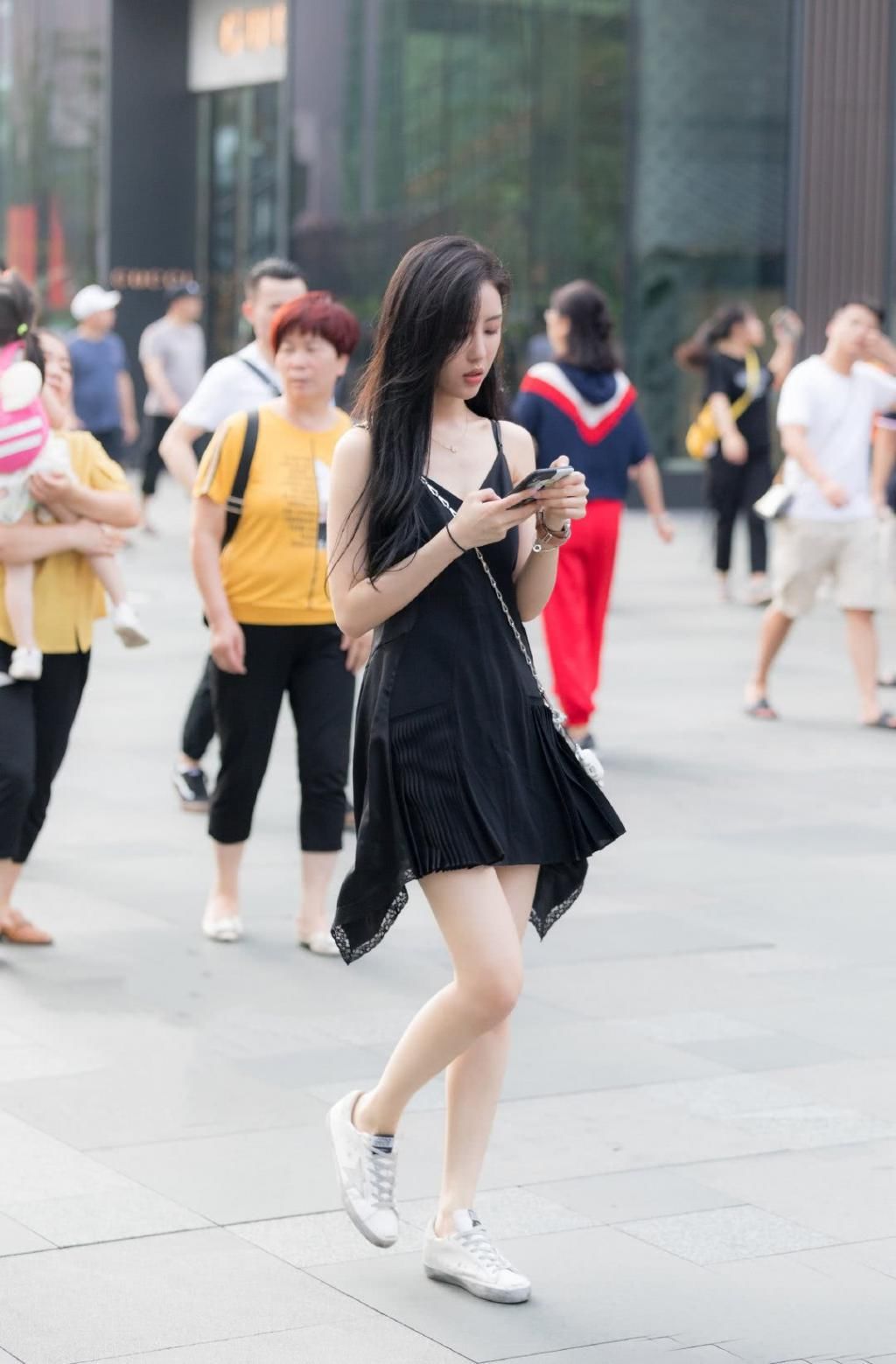 女神■街拍美图:裙装女神穿搭集锦