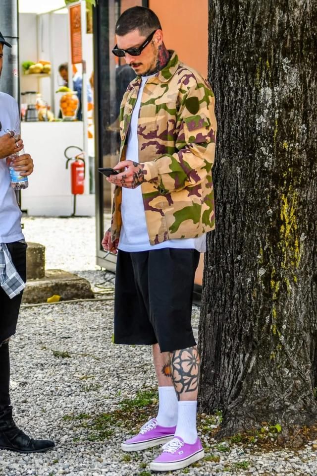  「长衣短裤」在穿衣搭配这事上，男人到底能不能「长衣+短裤」？