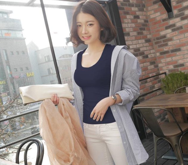 女人再穷也要保持气质，穿这些迷人打底衫，男人看了都挪不开眼