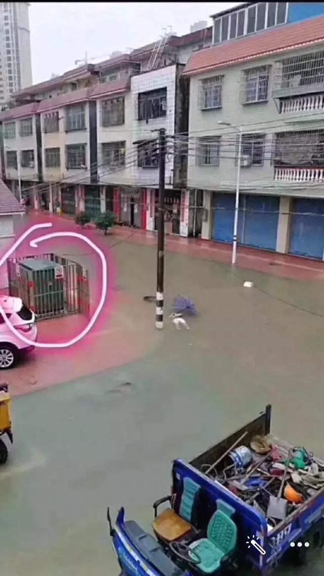 谣传丨都匀市网传暴雨中有人被电击死亡事件，违法人被依法处理