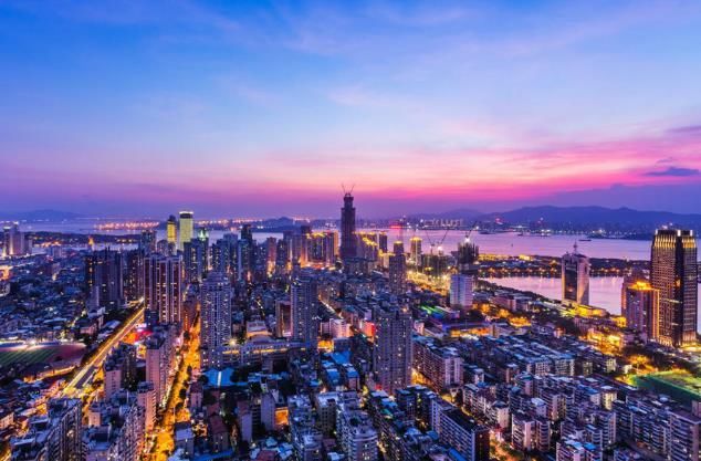 世界最牛搬家，中国将3万吨的厦门车站旋转90度，令世界瞩目