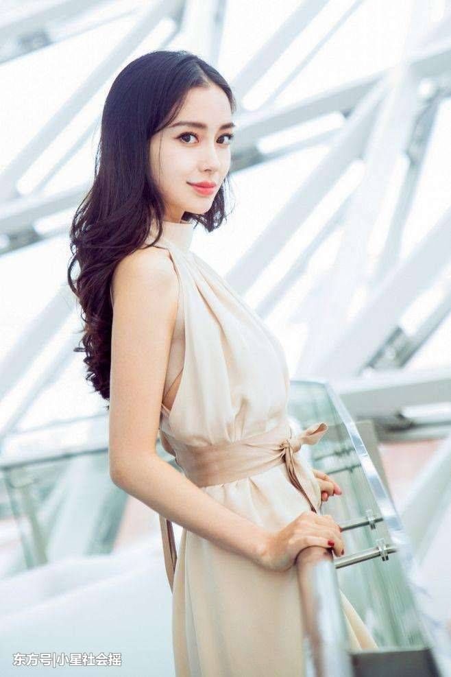 杨颖时尚大片, 一袭深v吊带连衣裙, 有点小清新!