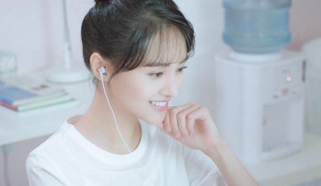 郑爽新恋情上热搜，宋祖德发微博怒怼，网友:人家谈恋爱关你啥事