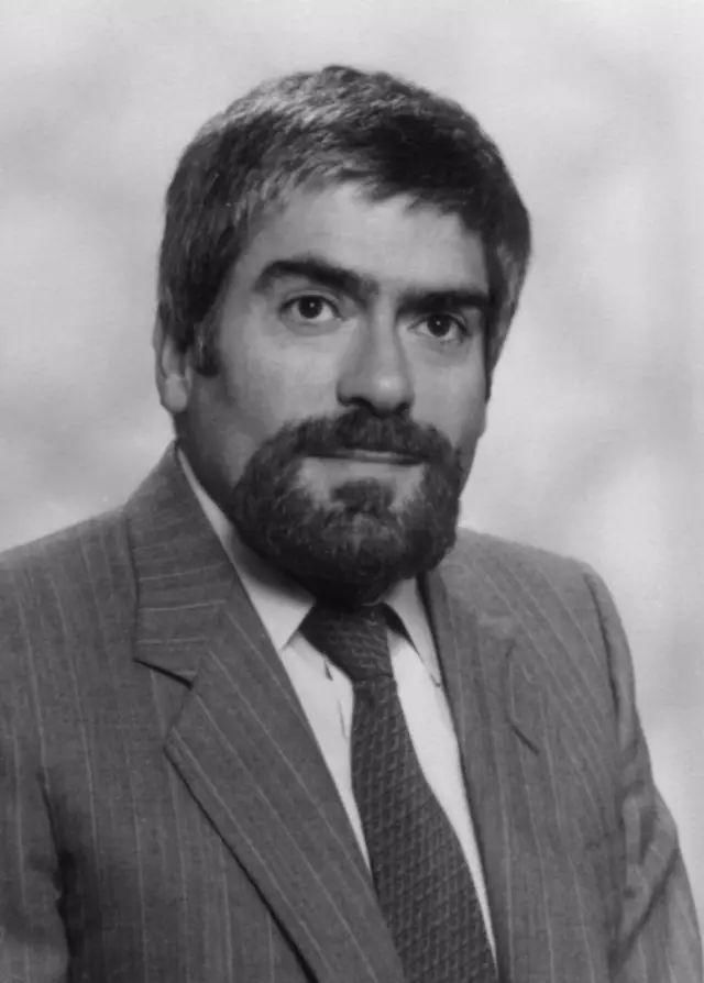 谁说蓝色没激情？这款表戴着就热血沸腾！