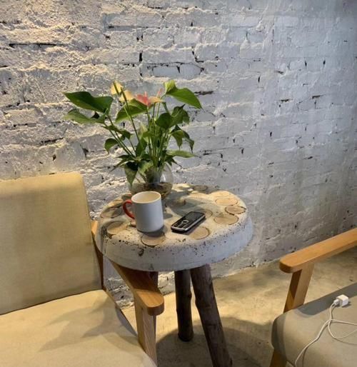  #紫叶酢浆草#爷爷养了一盆“蝴蝶花”，一根枝上开出百朵花，五颜六色最讨喜！