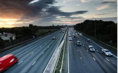  #高速#“高速1小时100公里”跟“国道2小时100公里”走哪个比较