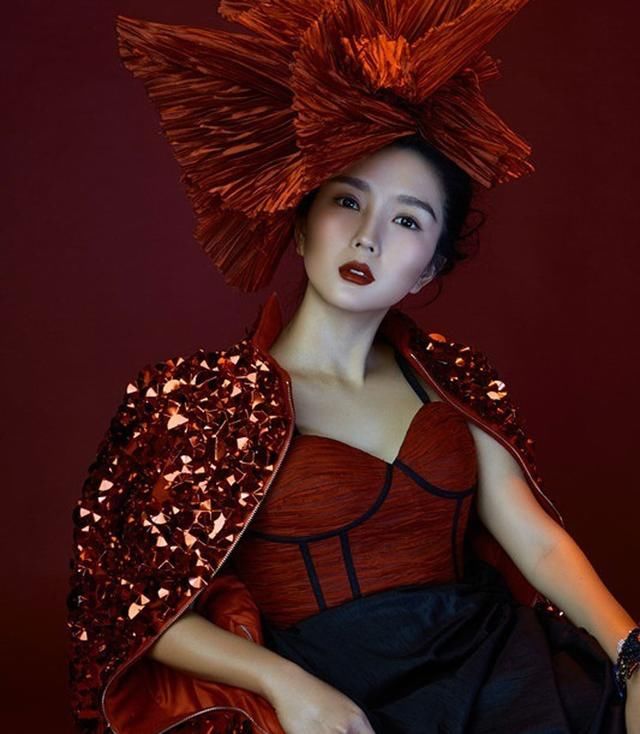 何洁被指婚内出轨暴怒,深夜发文回怼,大获好友支持