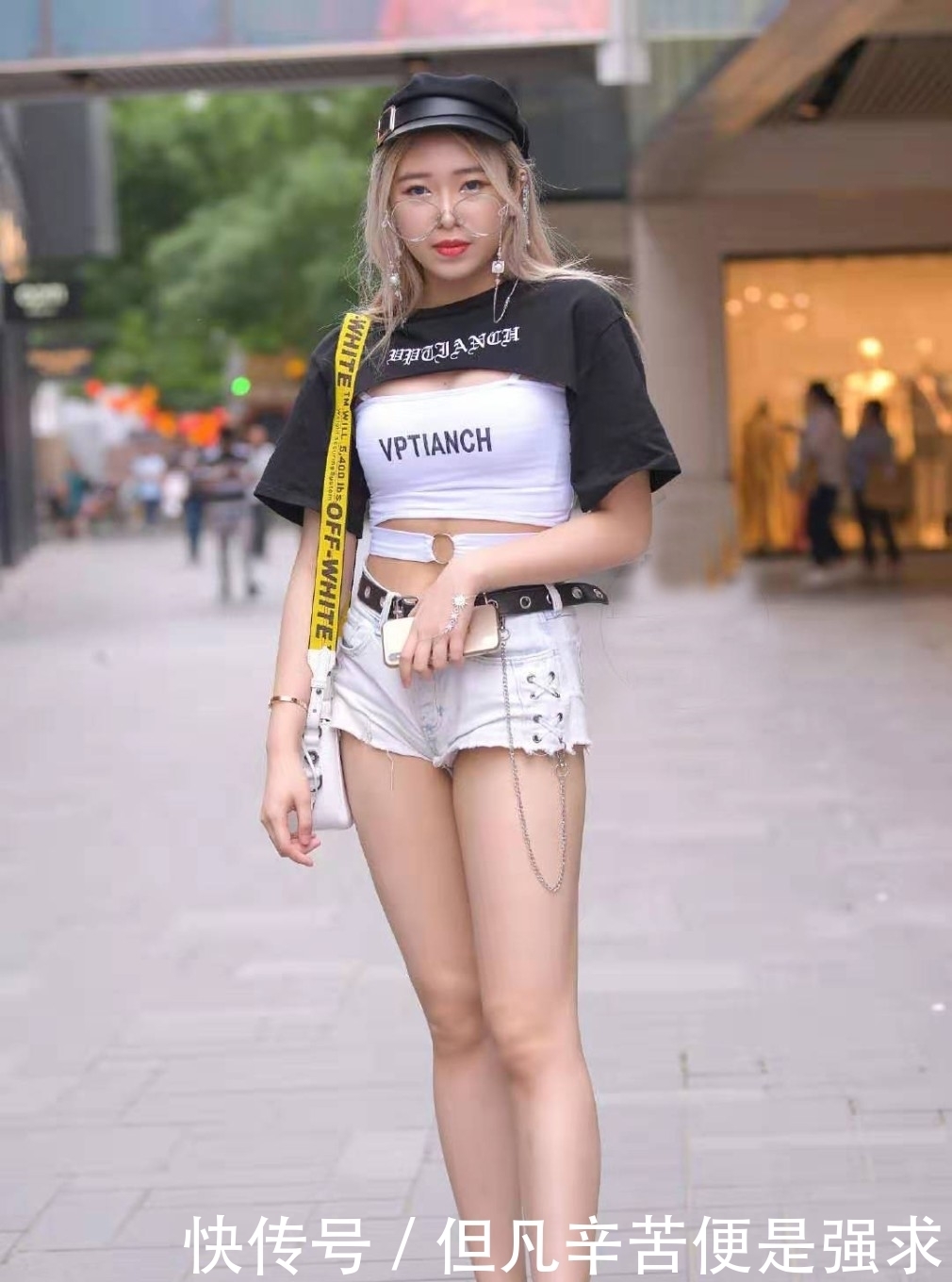  【牛仔】非常精致的小仙女穿搭，吊带设计的T恤+牛仔短裤，充满青春活力感