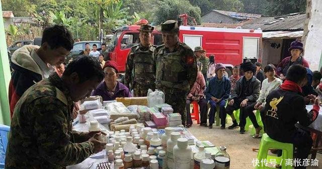 缅军在果敢乡间的“亲善”摆拍