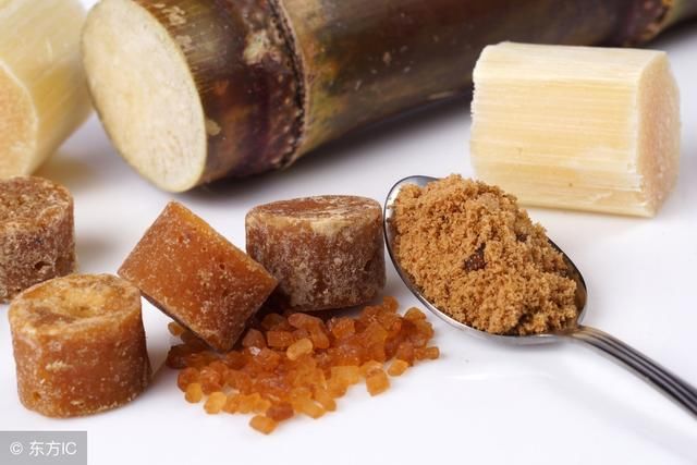 下巴出现这样的‘小痘痘’千万要注意，这是螨虫的真身吗？