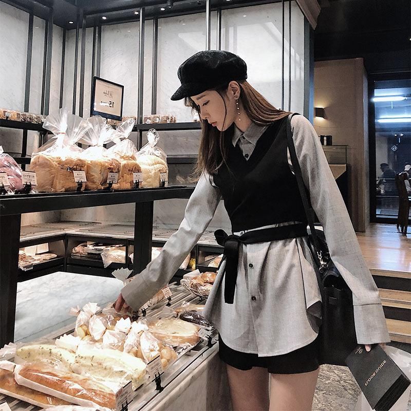 马上国庆了，出门游玩千万别穿碎花裙!瞧这港风套装，减龄又方便