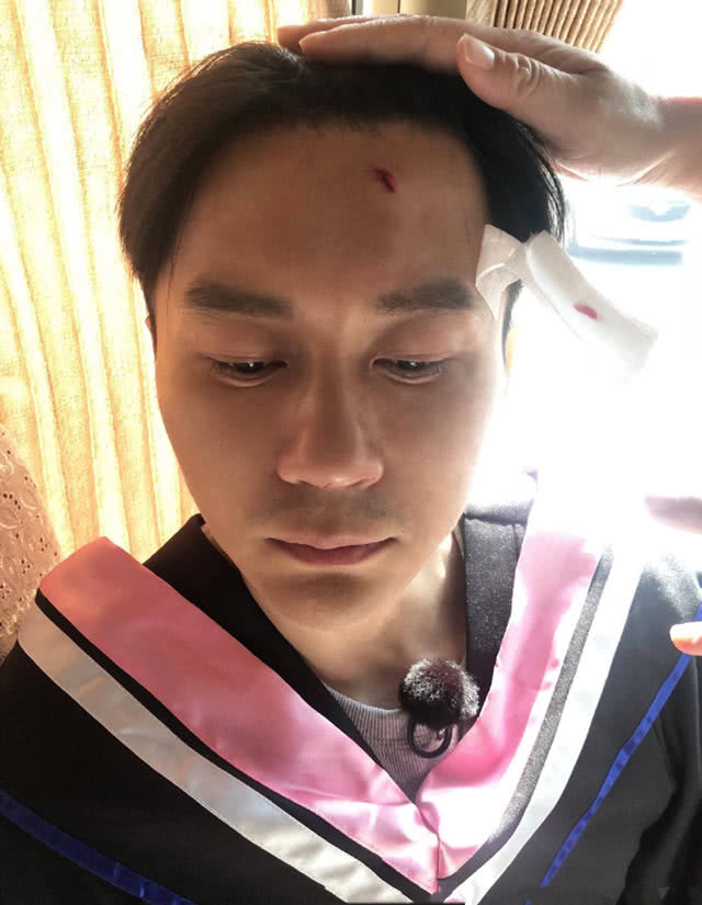 李晨称呼范冰冰为家人疑秘婚,此前已改口叫她父母“老爸老妈”