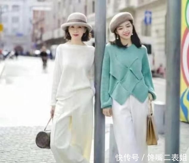 「底裤」女人过了50再懒也别穿打底裤,太土!看这对母女搭配,洋气又减龄