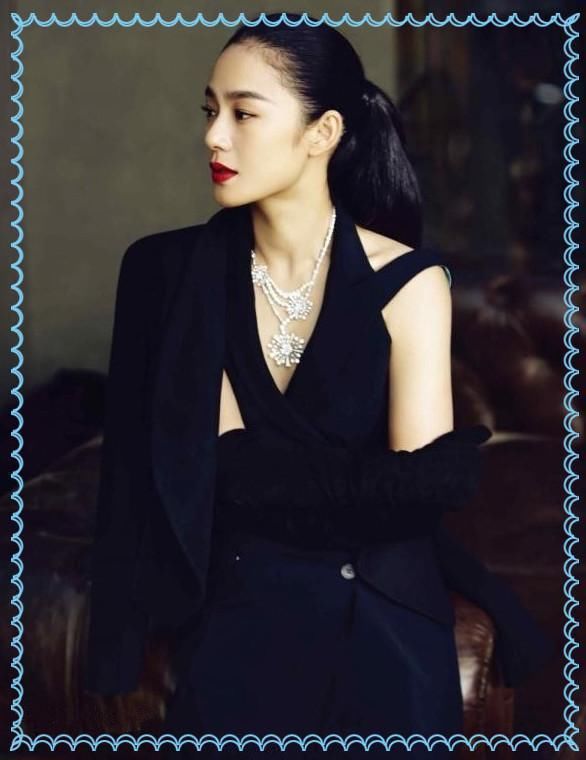 当42岁舒淇与39岁周韵同登杂志封面，才知道姜文眼光是有多好!