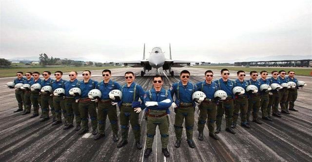 新兵刚入伍,可以选择哪个兵种?这个兵种不拿枪