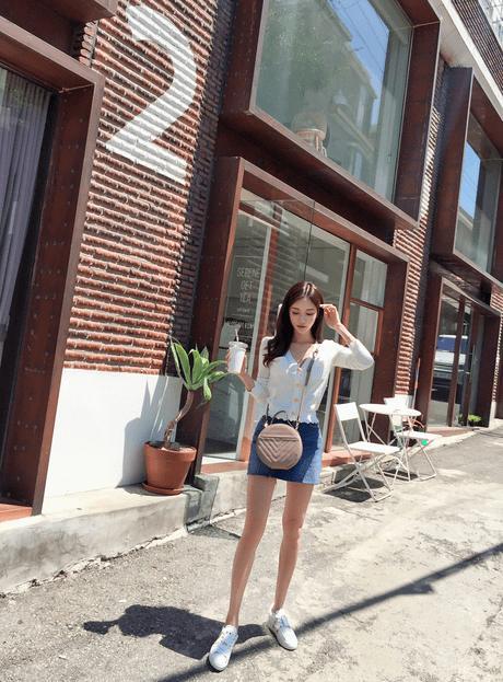 孙允珠悠闲白色阳光棉麻舒适小开衫