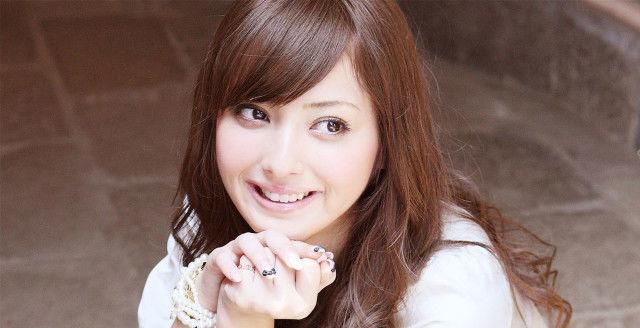  『水瓶座』越有距离感越是恩爱的星座，感情里适合被冷落一些，这样会更爱你