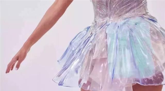  『没用』破产的辛德瑞拉Zac Posen！看来裙子再好看，人们买不起也没用
