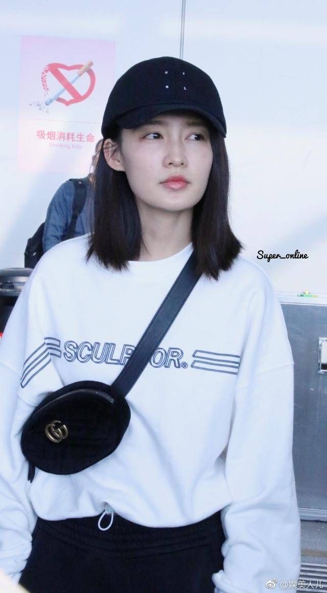 李沁真的超美的，素颜也好看!