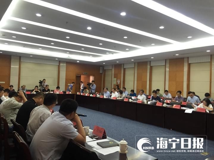 海宁市人大常委会开展固废污染防治一法一条