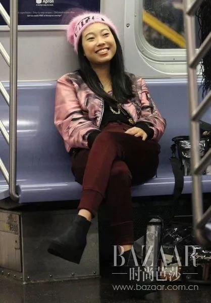 8个女人一台戏就为了偷走1.5亿美刀珠宝？可这明明是场时装秀