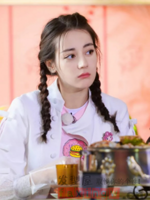 女生日常编发技巧 简单新颖更为巧妙时尚