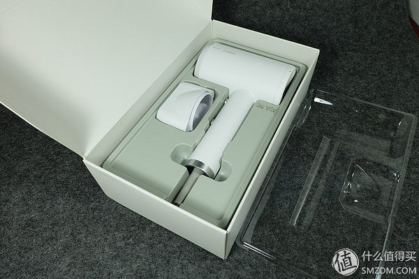 不只有颜值，还很有实力，但仍需改进:直白 HL3 便携负离子吹风机