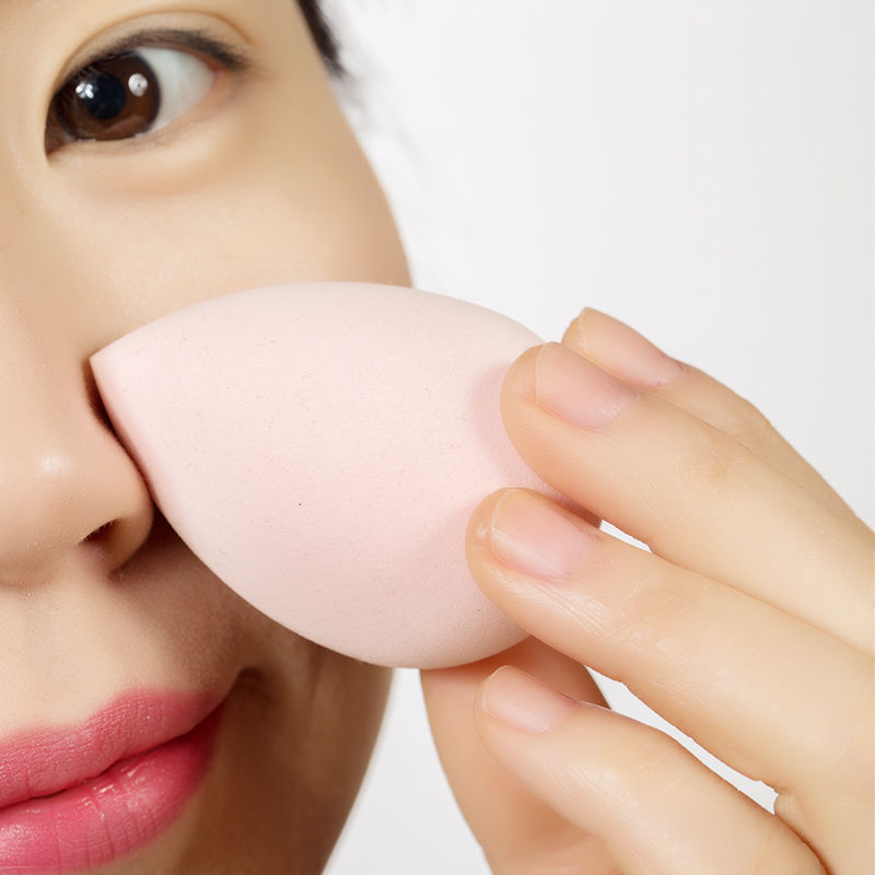 刚涂完BB霜脸很白，不到下午就暗沉?多数人忽视了原因出在“这