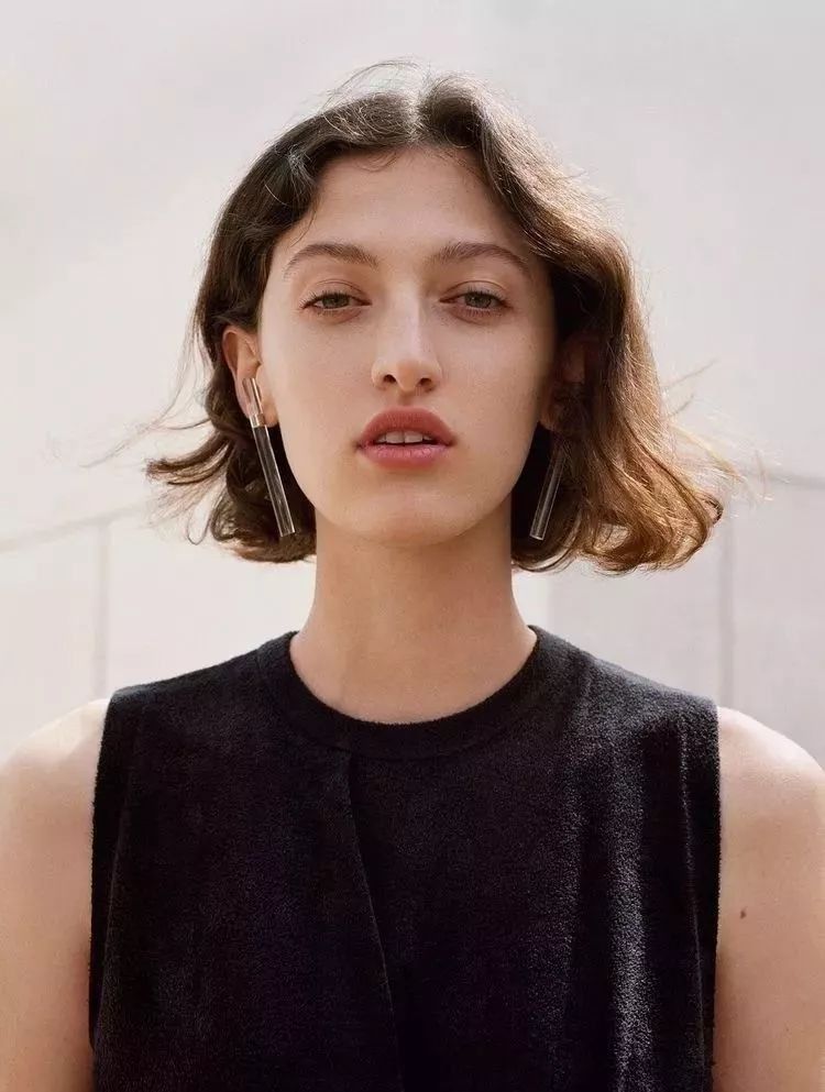 今秋头发越“短”越时髦,剪了的人都美翻了!