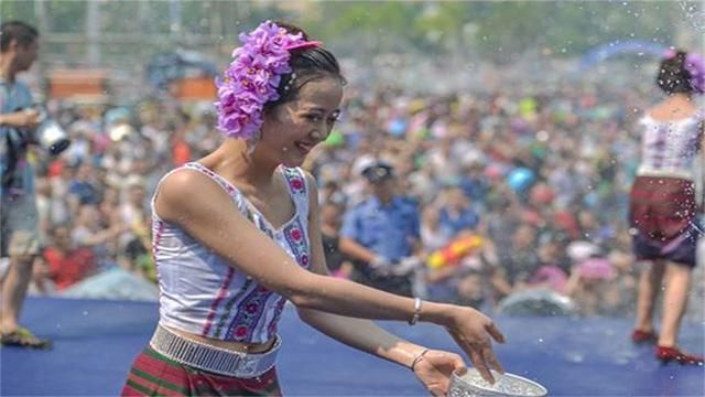 云南有座小城：四季如春气候宜人，东北人：避寒的好地方！