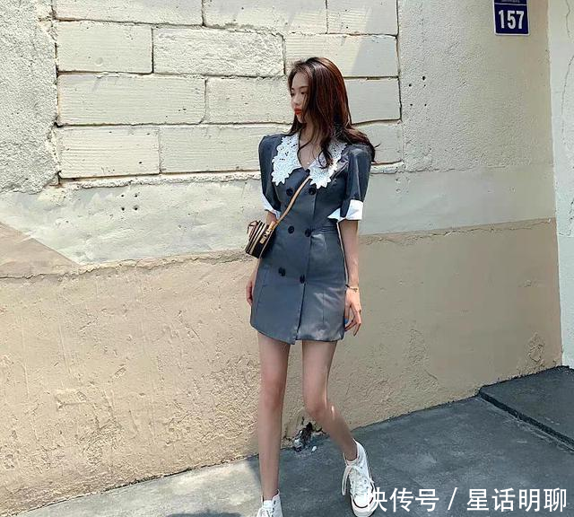 『显瘦』开春第一条裙子首选“西装裙”,显瘦还时髦,上班约会都适合穿它