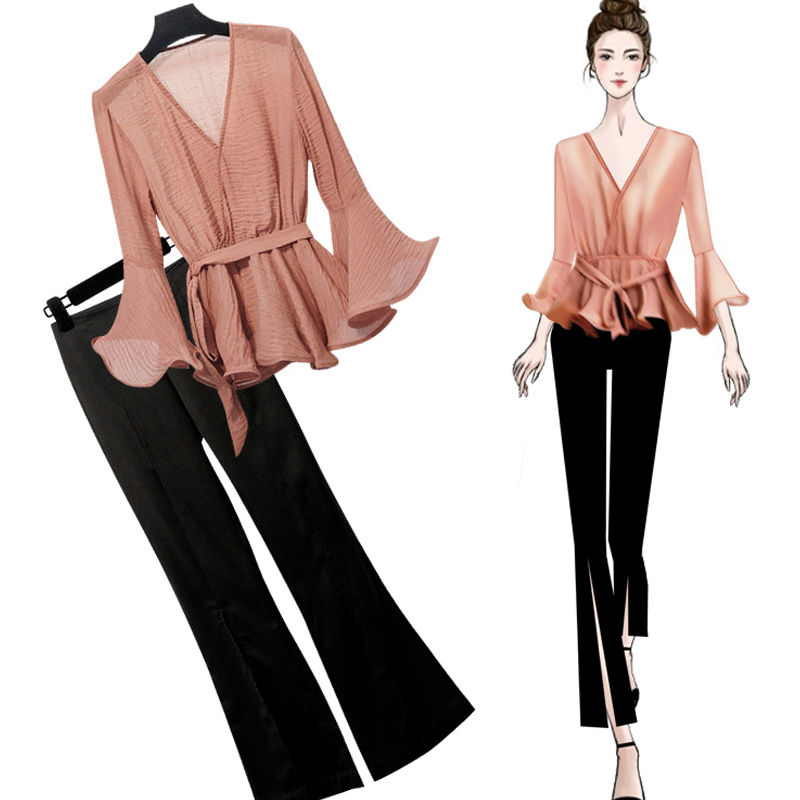 被小姨身上的“套装”，惊艳到了，原来今年流行这么穿，确实洋气