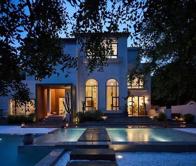 乡下房改造的民宿，民宿和庭院竟美成了这样了