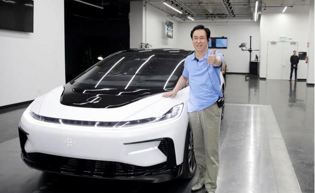 就在昨天,他超过了马化腾4亿美元,至少第三次登顶中国富豪榜!